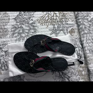 Women Gucci sandals